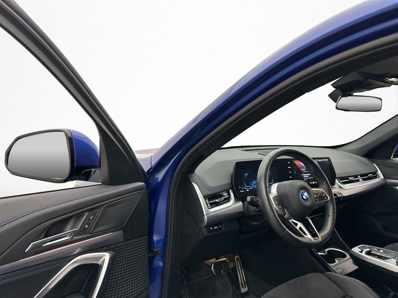BMW iX1 bild 11