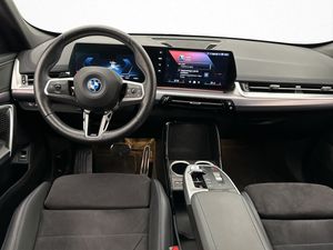 BMW iX1 bild 23