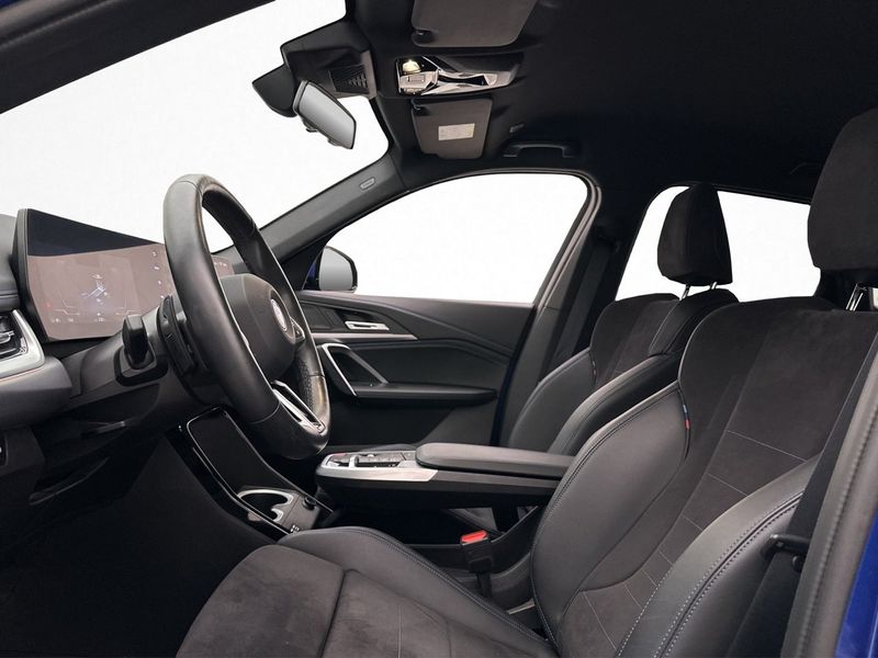 BMW iX1 bild 12