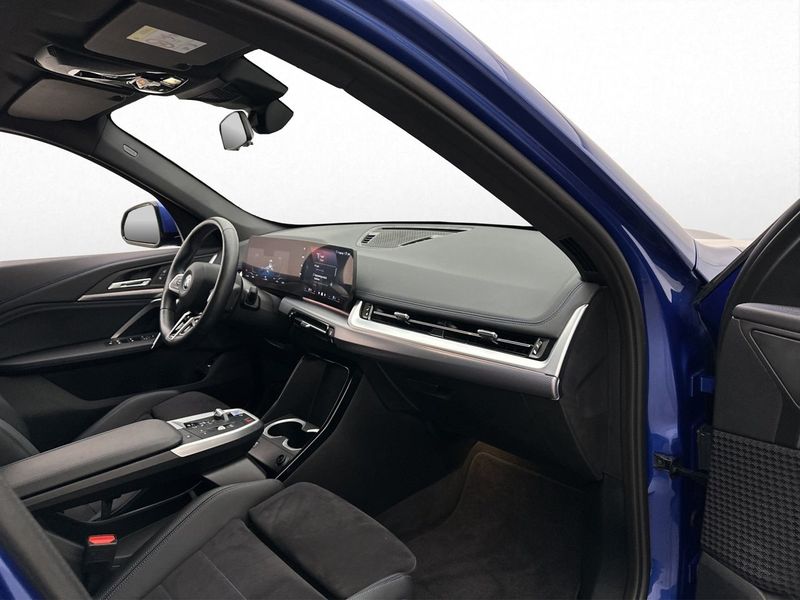 BMW iX1 bild 25
