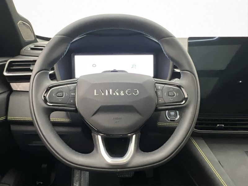 Lynk & Co 01 bild 14