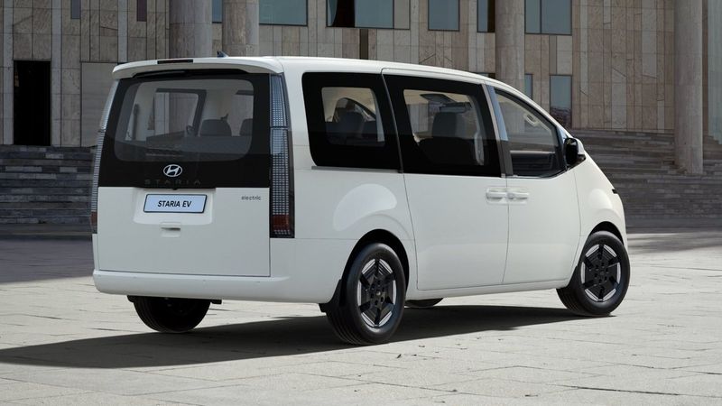 Hyundai Staria bild 3