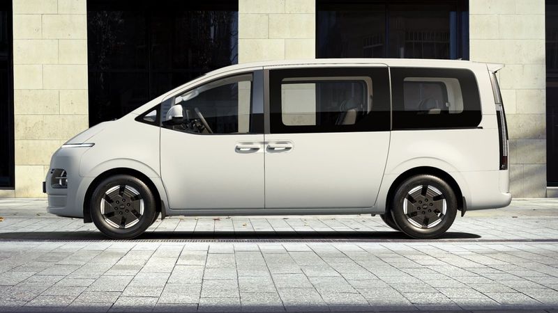 Hyundai Staria bild 2