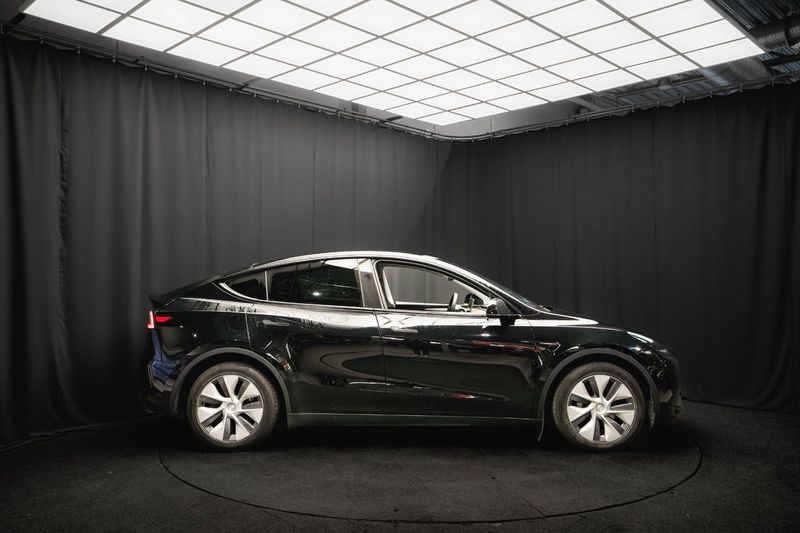 Tesla Model Y bild 6