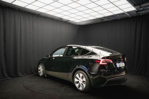 Tesla Model Y bild 9