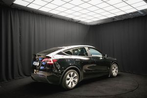 Tesla Model Y bild 7