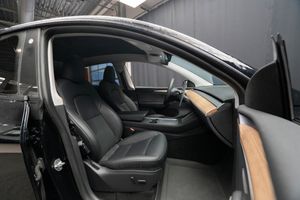 Tesla Model Y bild 18