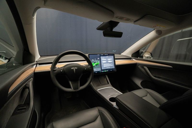 Tesla Model Y bild 12