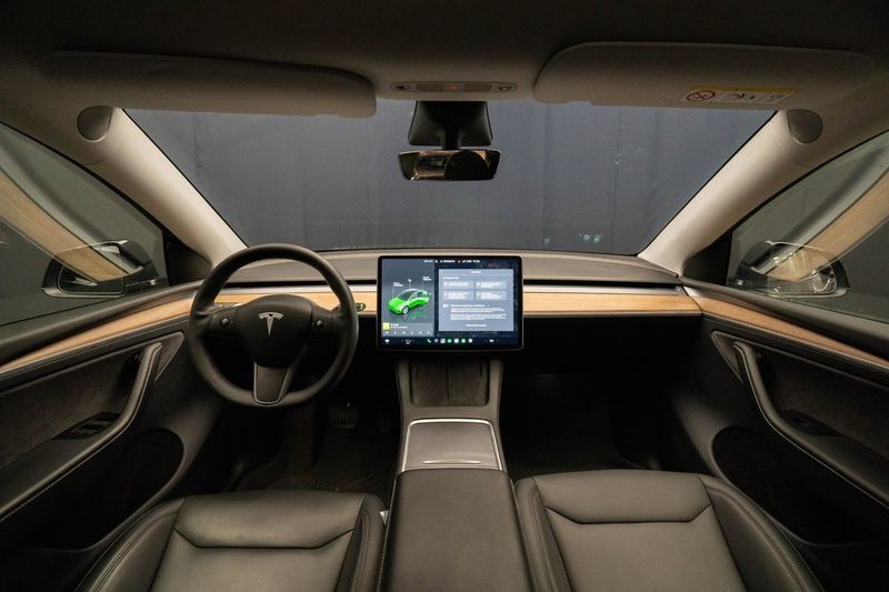 Tesla Model Y bild 15