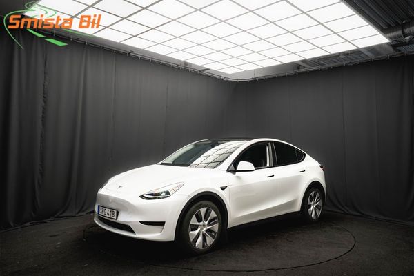 Tesla Model Y Standard Range RWD DRAG PANO LÄDER 1-ÄGARE MOMS - 2023