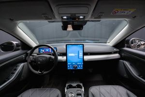 Ford Mustang Mach-E bild 14