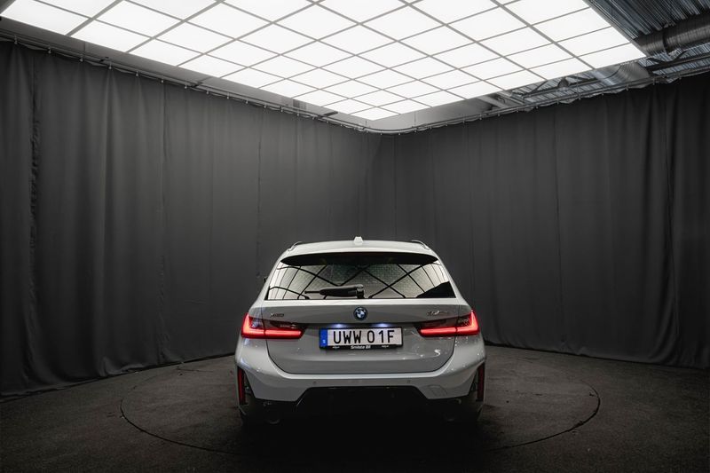 BMW 330 bild 8