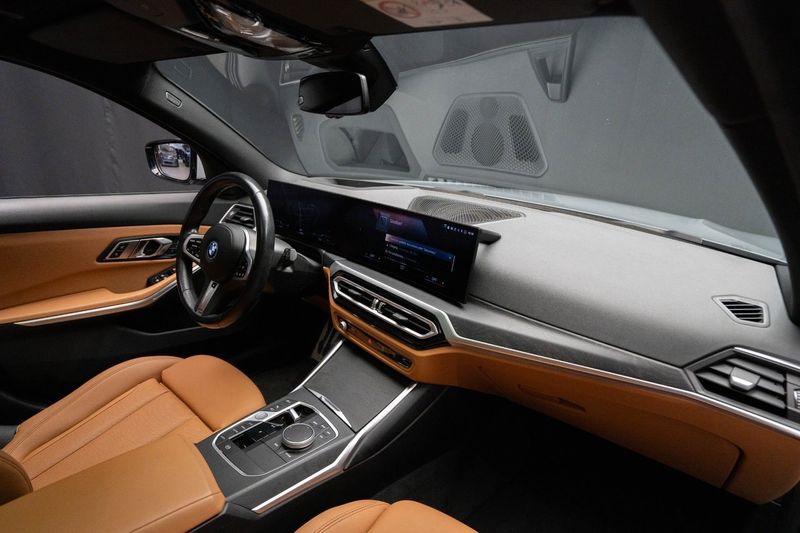 BMW 330 bild 16