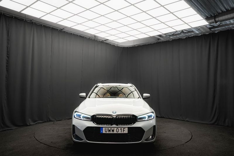 BMW 330 bild 4