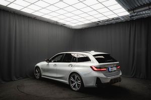 BMW 330 bild 9