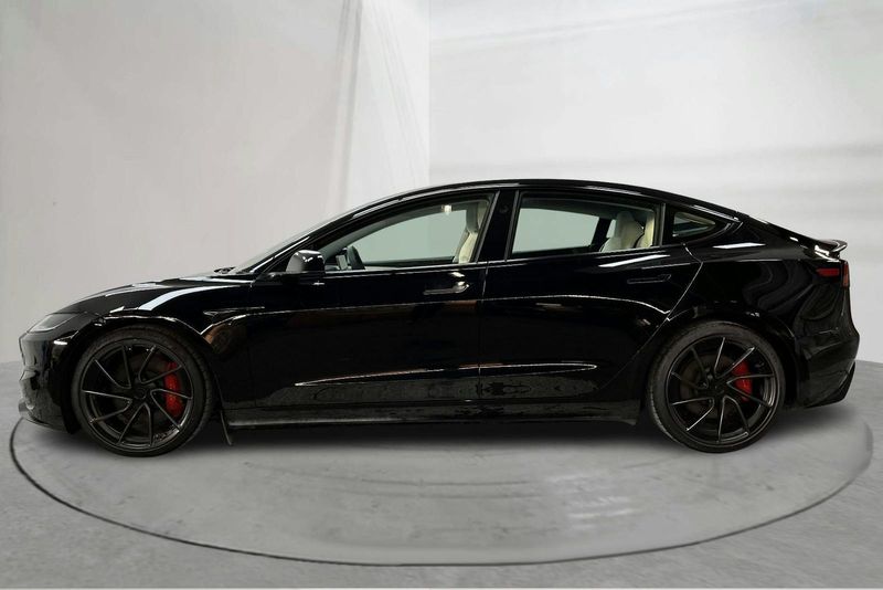 Tesla Model 3 bild 2