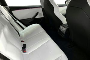 Tesla Model 3 bild 8