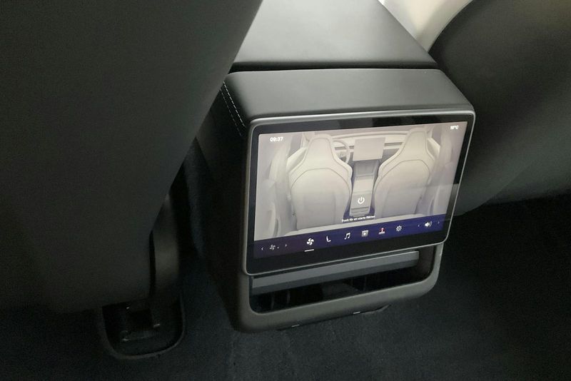 Tesla Model 3 bild 16