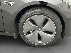 Tesla Model 3 bild 32
