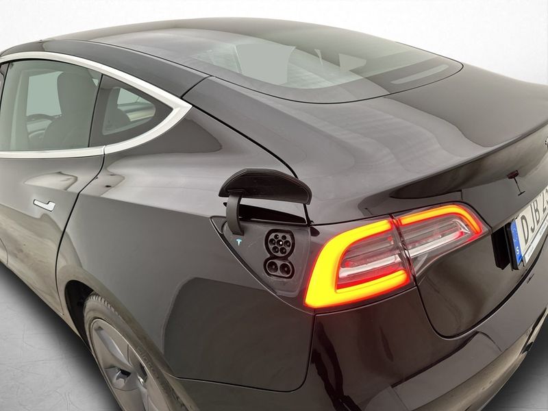 Tesla Model 3 bild 11