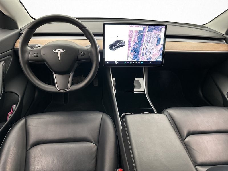 Tesla Model 3 bild 15