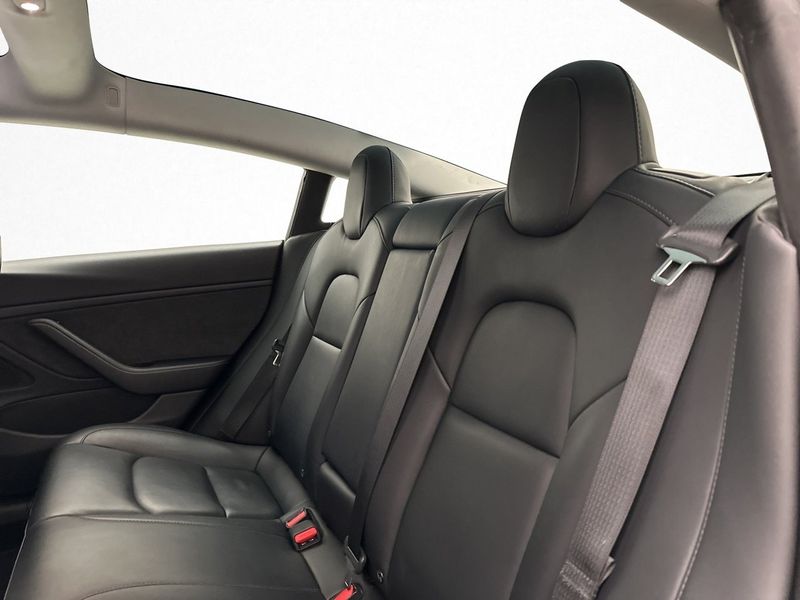 Tesla Model 3 bild 18