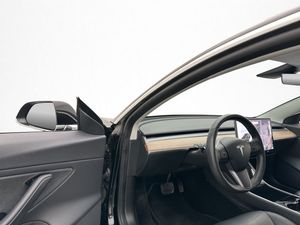 Tesla Model 3 bild 33