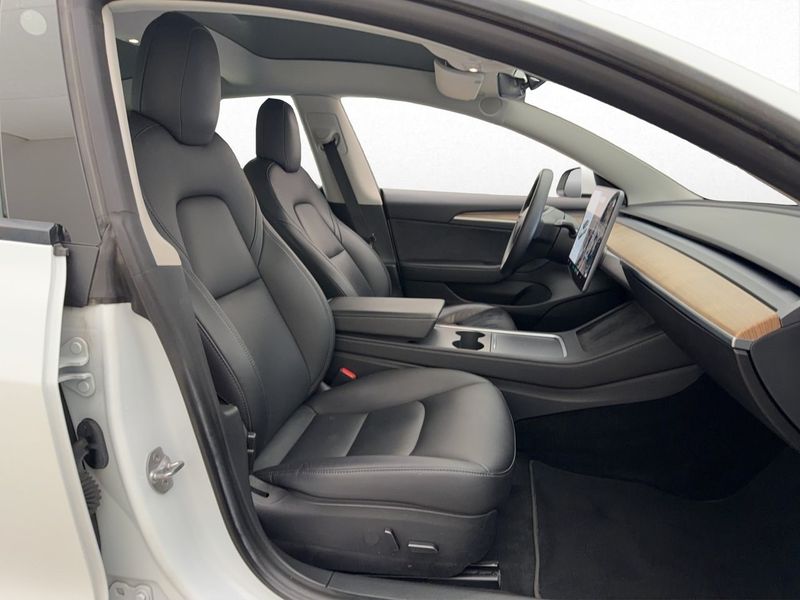 Tesla Model 3 bild 17