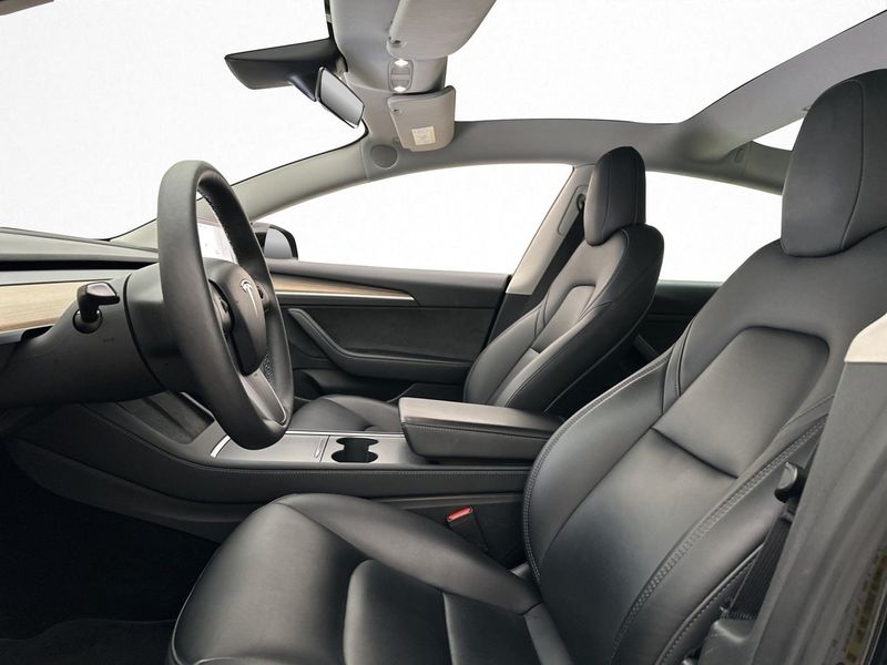 Tesla Model 3 bild 14