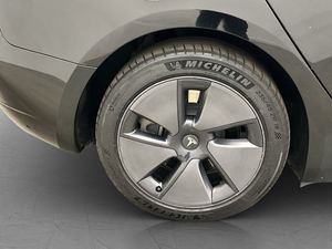Tesla Model 3 bild 31