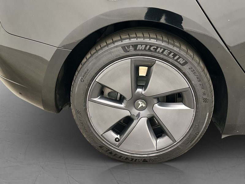 Tesla Model 3 bild 31