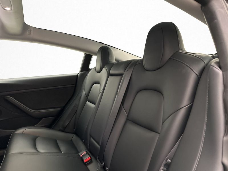 Tesla Model 3 bild 19