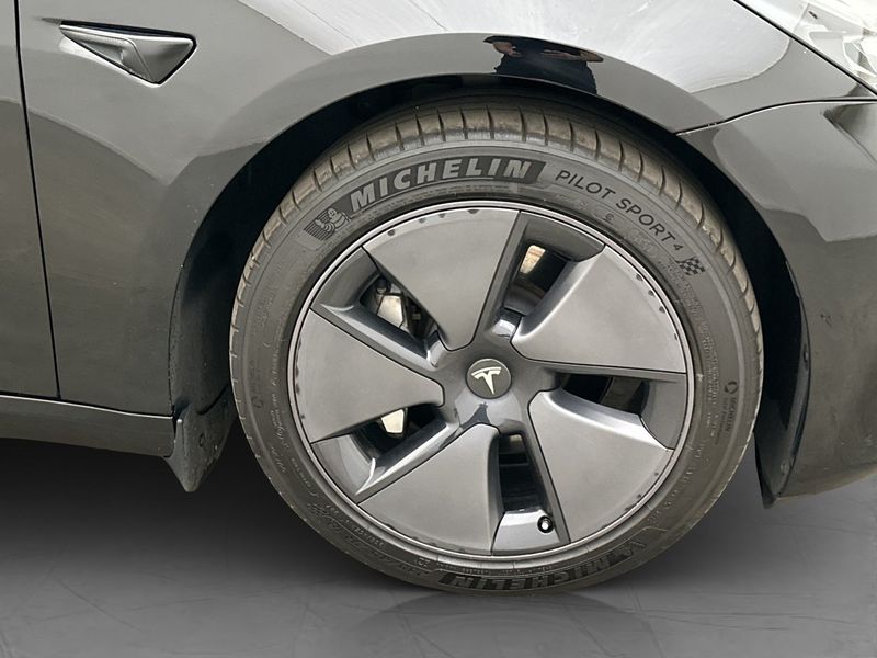 Tesla Model 3 bild 32