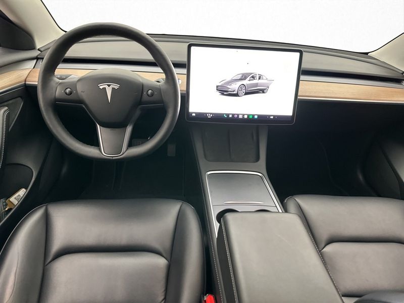 Tesla Model 3 bild 15