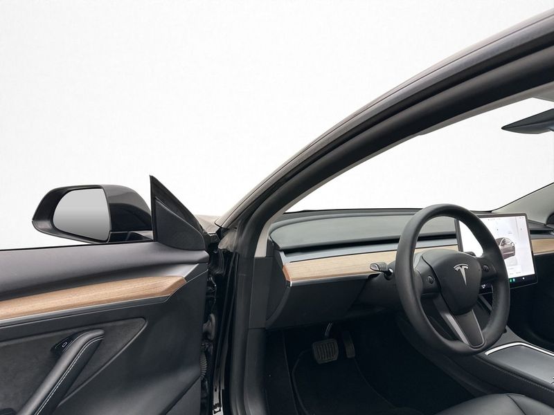Tesla Model 3 bild 33