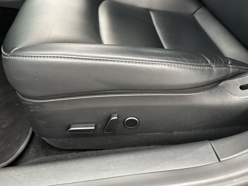 Tesla Model 3 bild 28
