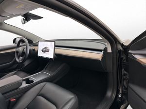 Tesla Model 3 bild 18