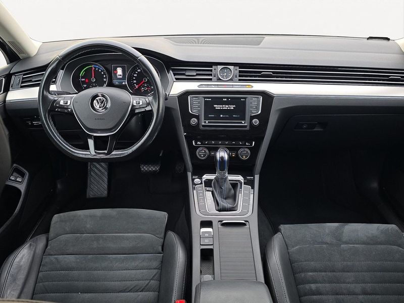 Volkswagen Passat bild 11