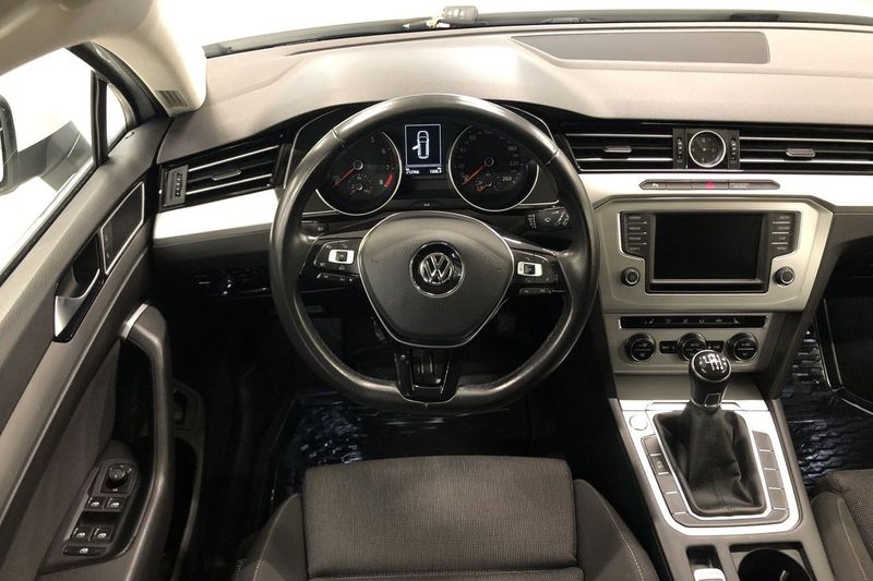 Volkswagen Passat bild 9