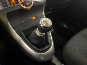 Toyota Verso bild 24