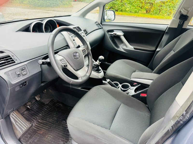Toyota Verso bild 10