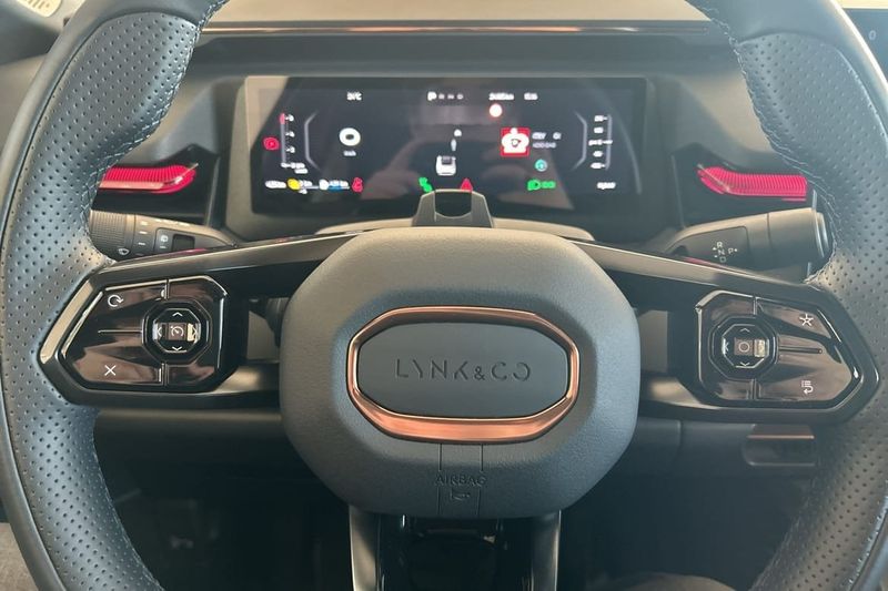 Lynk & Co 08 bild 32