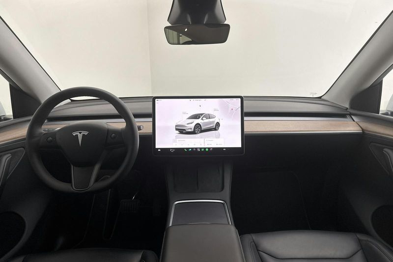 Tesla Model Y bild 6