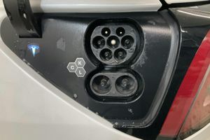 Tesla Model Y bild 17