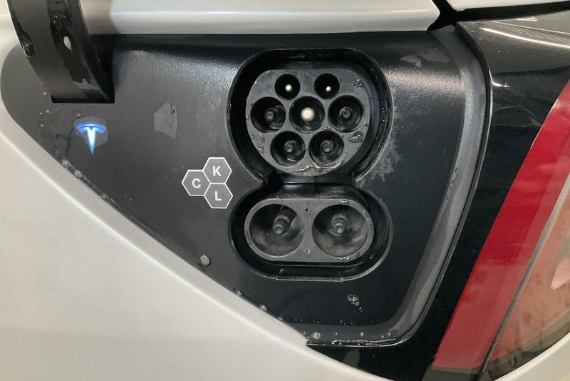 Tesla Model Y bild 17
