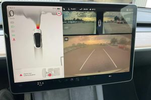 Tesla Model Y bild 13