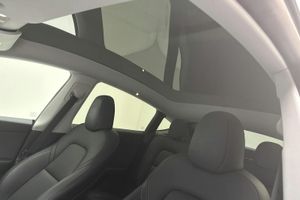 Tesla Model Y bild 14