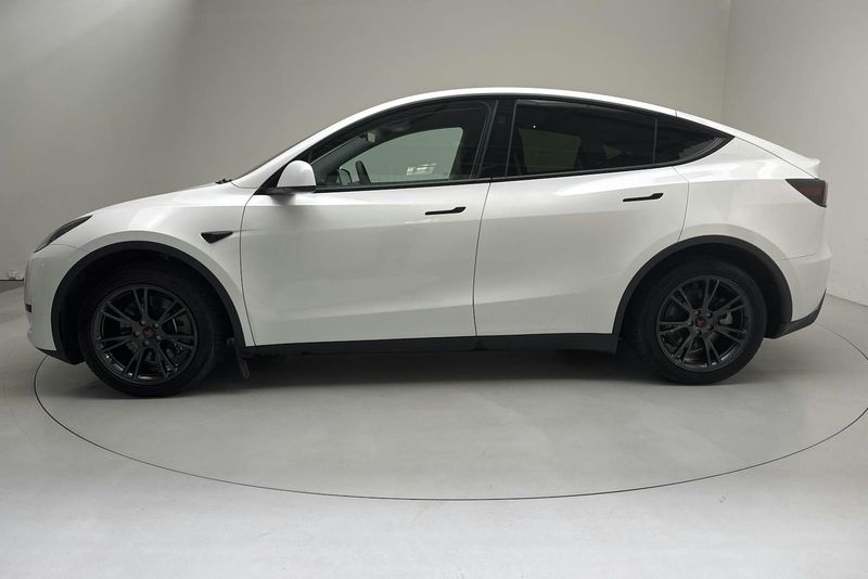 Tesla Model Y bild 2