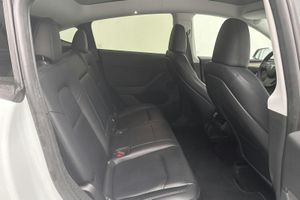 Tesla Model Y bild 8