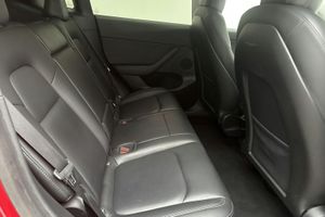 Tesla Model Y bild 8